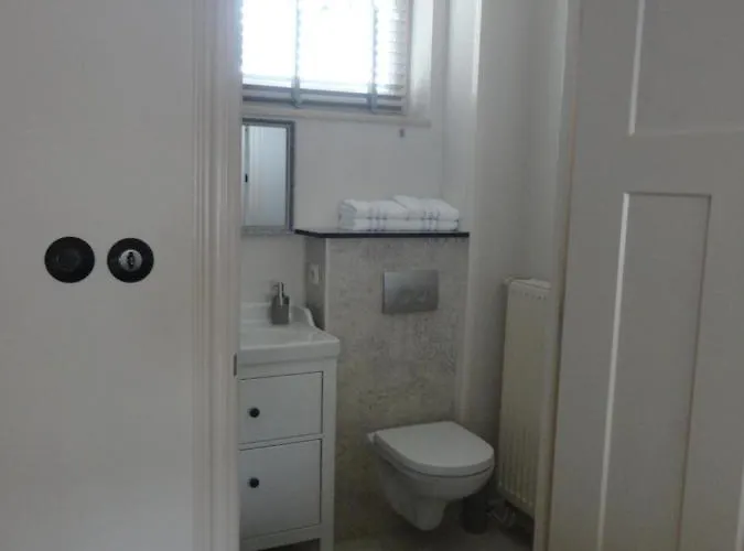 Privatunterkunft Gastsuite In *